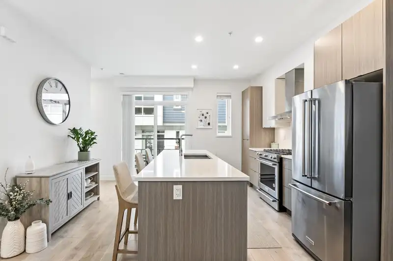 16 7947 209 STREET - photo 2 of 40