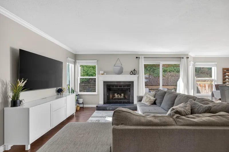 205 1180 FALCON DRIVE - photo 3 of 25