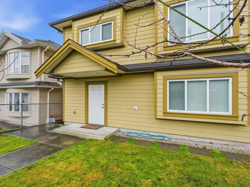 1115 BOUNDARY ROAD - photo 1 of 25