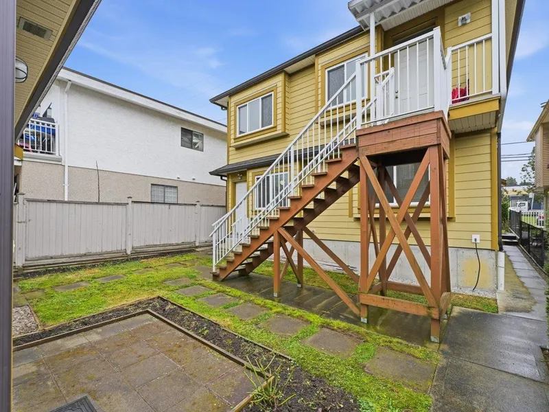 1115 BOUNDARY ROAD - photo 4 of 25