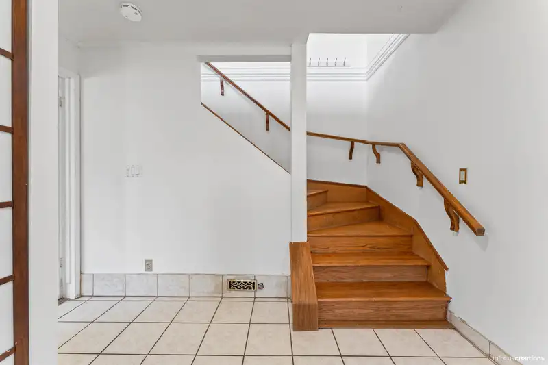 11662 89A AVENUE - photo 2 of 38