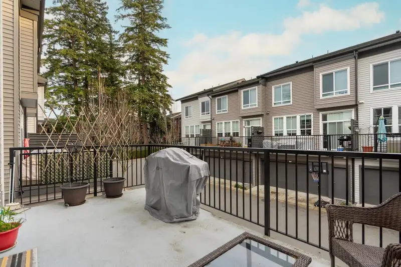 43 15898 27 AVENUE - photo 4 of 35