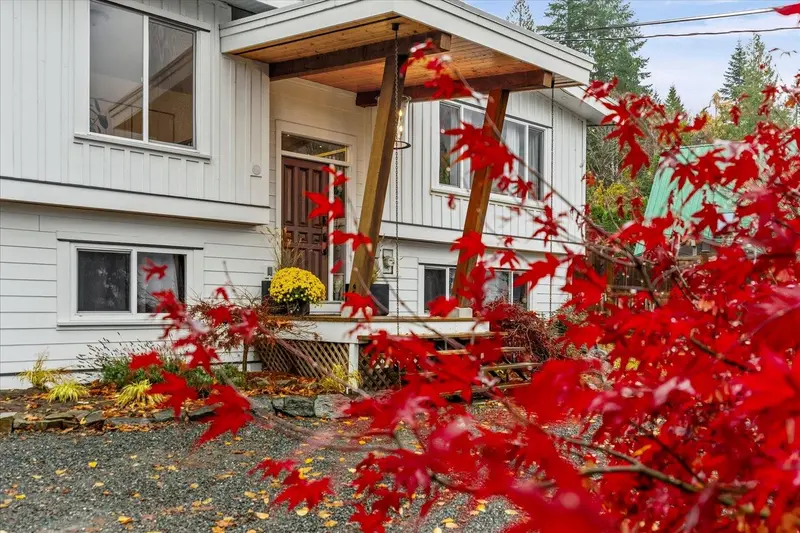 47913 HANSOM ROAD - photo 3 of 25