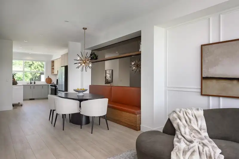 28 20335 70A AVENUE - photo 3 of 15