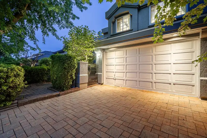 5557 CORNWALL DRIVE - photo 4 of 29