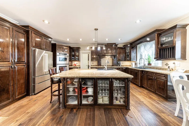 8450 168 STREET - photo 2 of 25