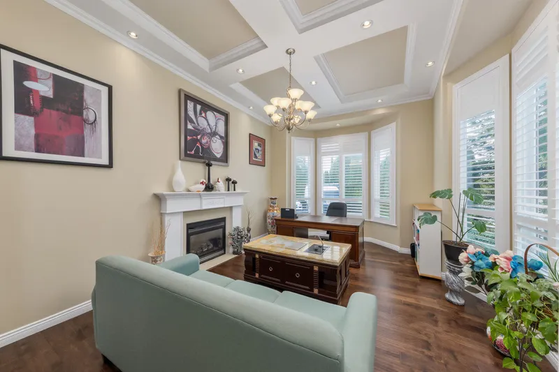 8450 168 STREET - photo 4 of 25