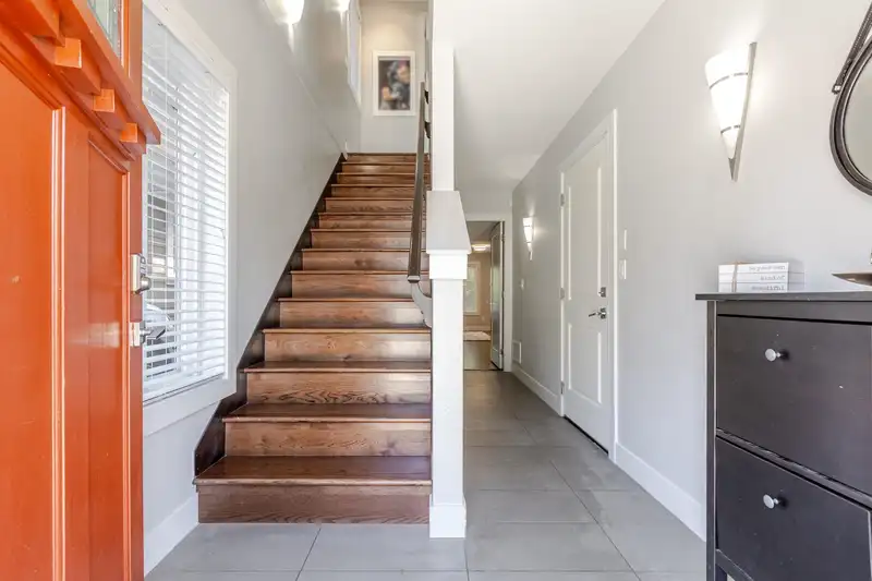 63 15988 32 AVENUE - photo 4 of 37