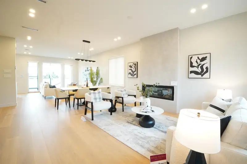 6250 KITCHENER STREET - photo 3 of 36