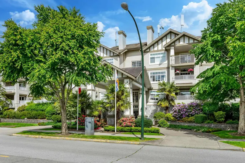 209 4770 52A STREET - photo 1 of 25