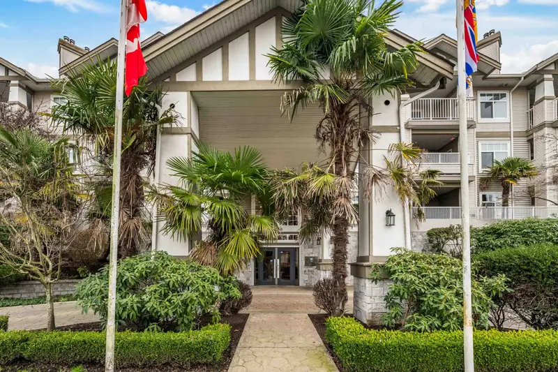 209 4770 52A STREET - photo 2 of 25