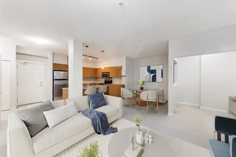 427 13733 107A AVENUE - photo 2 of 21