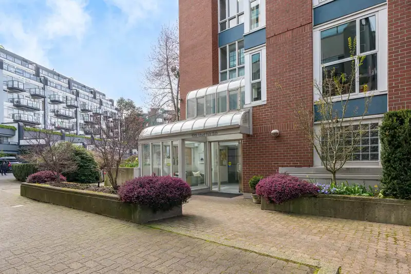 405 1502 ISLAND PARK WALK - photo 1 of 2
