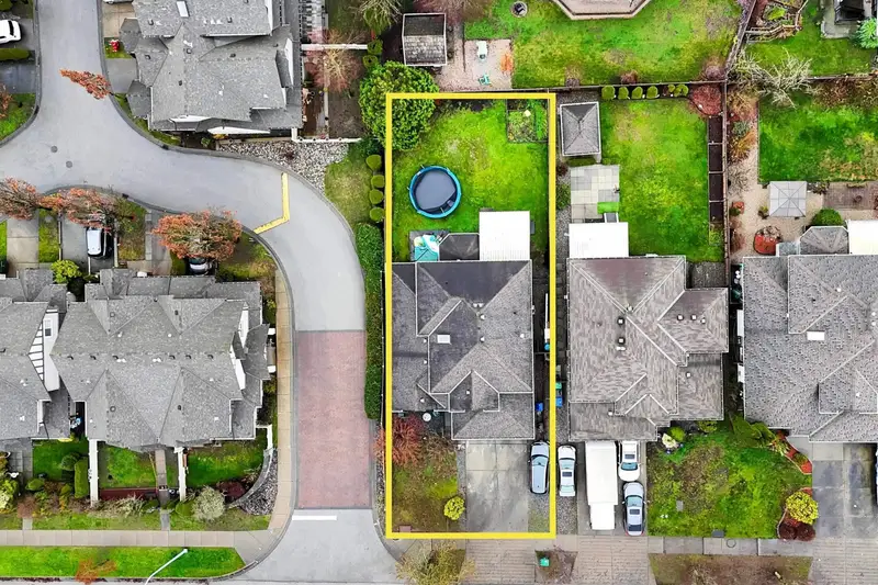 18239 68 AVENUE - photo 2 of 25