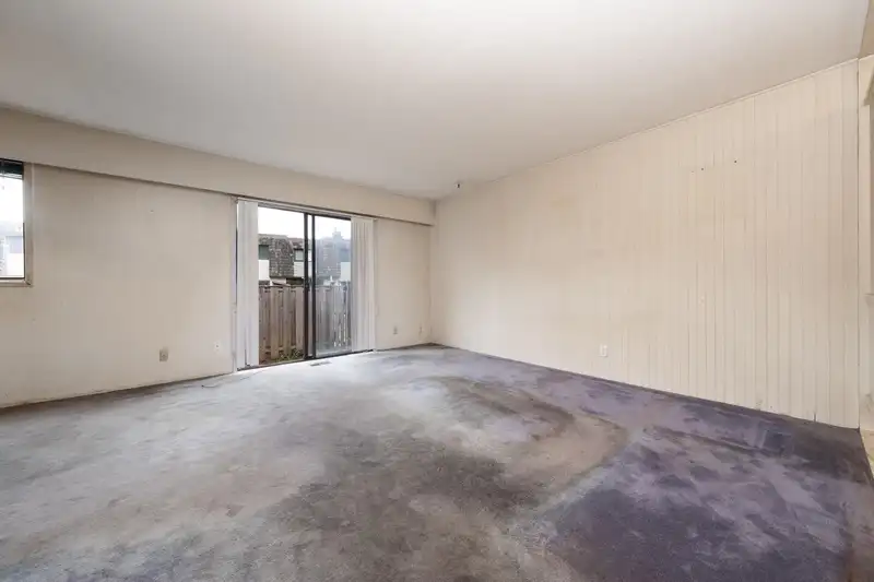 1122 PREMIER STREET - photo 3 of 30