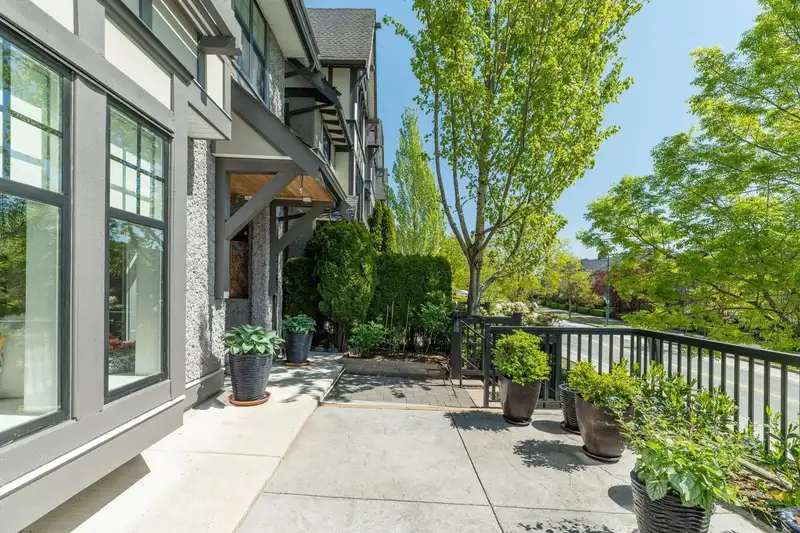 3467 DAVID AVENUE - photo 2 of 40