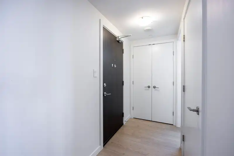 2703 3080 LINCOLN AVENUE - photo 3 of 27