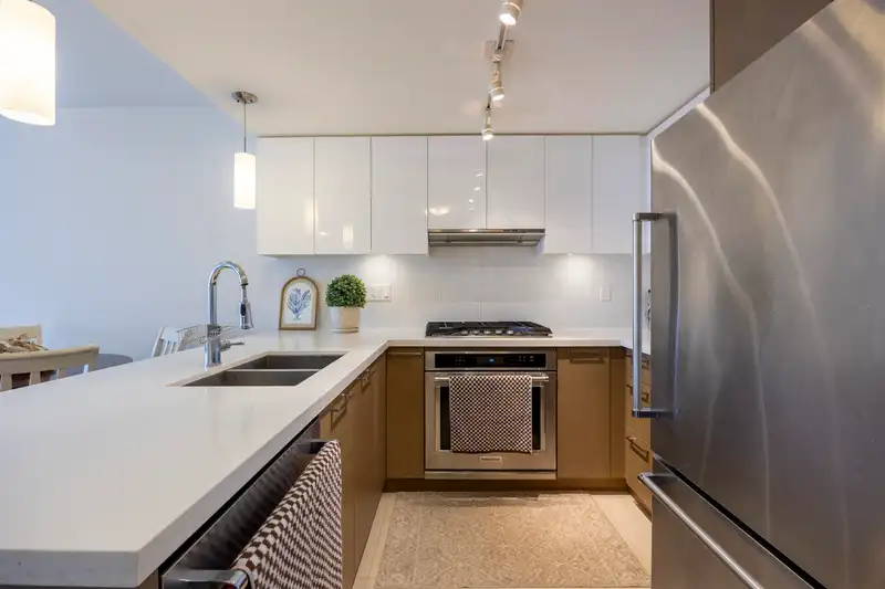 2703 3080 LINCOLN AVENUE - photo 4 of 27