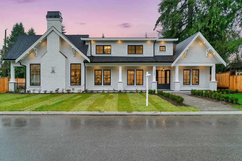 1803 BURRILL AVENUE - photo 1 of 40