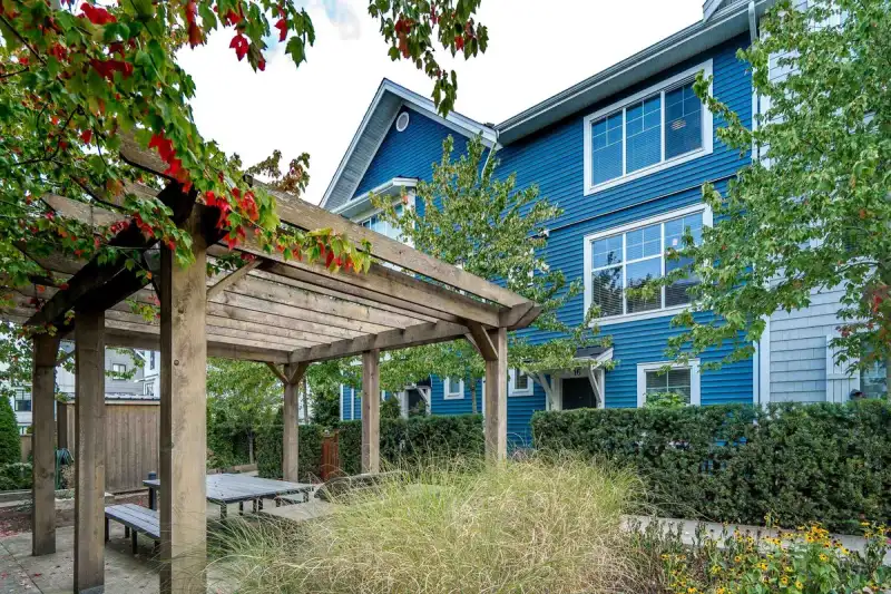 16 20451 84 STREET - photo 1 of 37