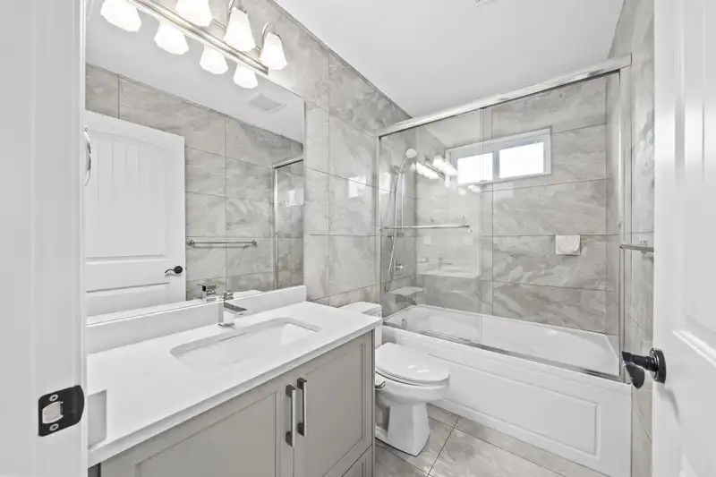 1720 SUTHERLAND AVENUE - photo 4 of 34