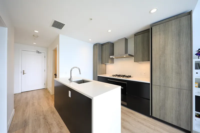 1005 6320 NO. 3 ROAD - photo 4 of 22