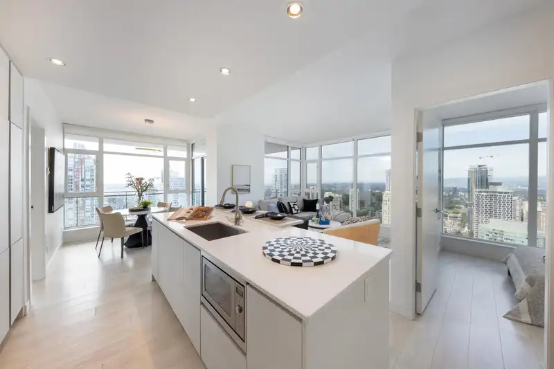 4005 6098 STATION STREET - photo 1 of 40