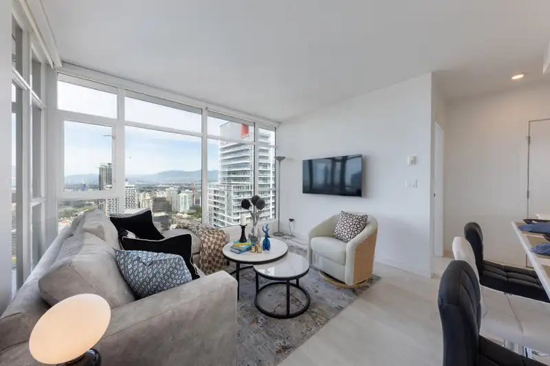 4005 6098 STATION STREET - photo 3 of 40