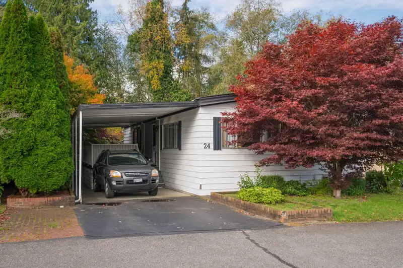 24 2315 198 STREET - photo 2 of 33