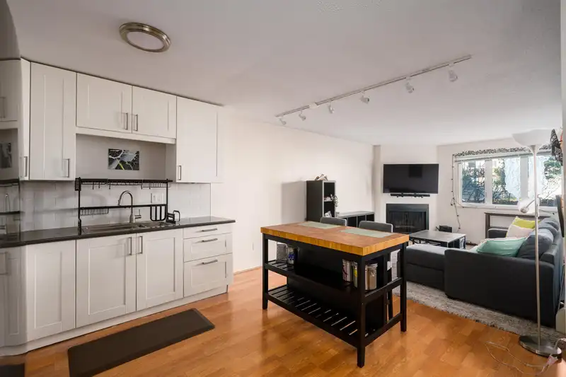 207 1122 KING ALBERT AVENUE - photo 1 of 24