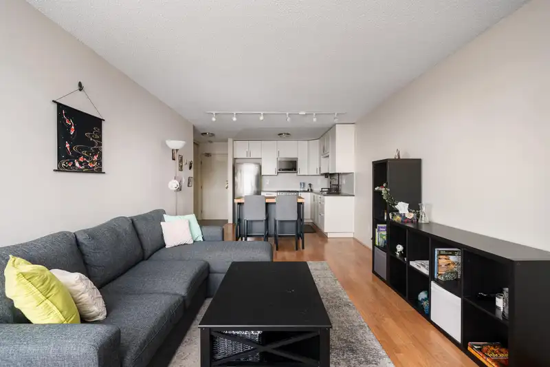 207 1122 KING ALBERT AVENUE - photo 3 of 24