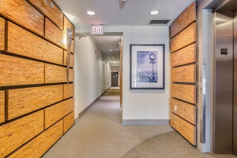 208 205 E 10TH AVENUE - photo 3 of 37