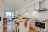 208 205 E 10TH AVENUE - thumbnail 4