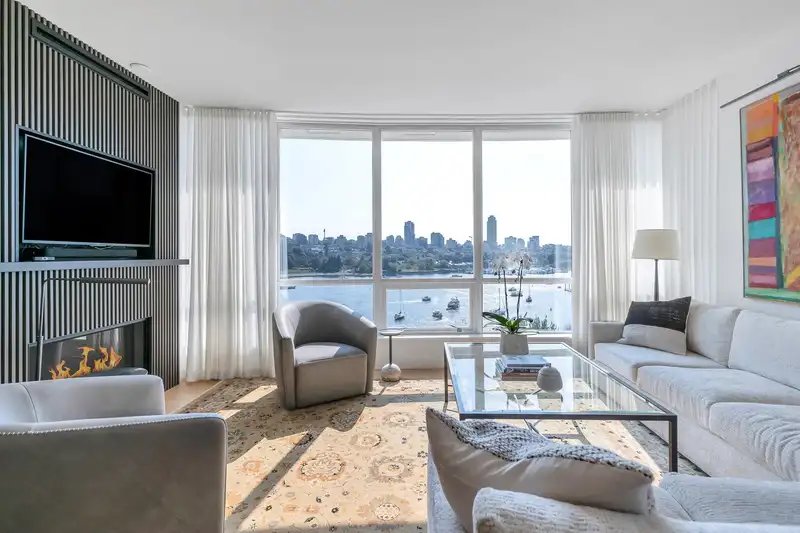 801 1328 MARINASIDE CRESCENT - photo 1 of 40