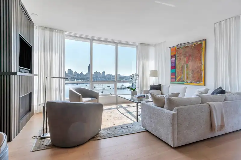 801 1328 MARINASIDE CRESCENT - photo 4 of 40