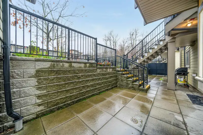 6 4033 DOMINION STREET - photo 4 of 28