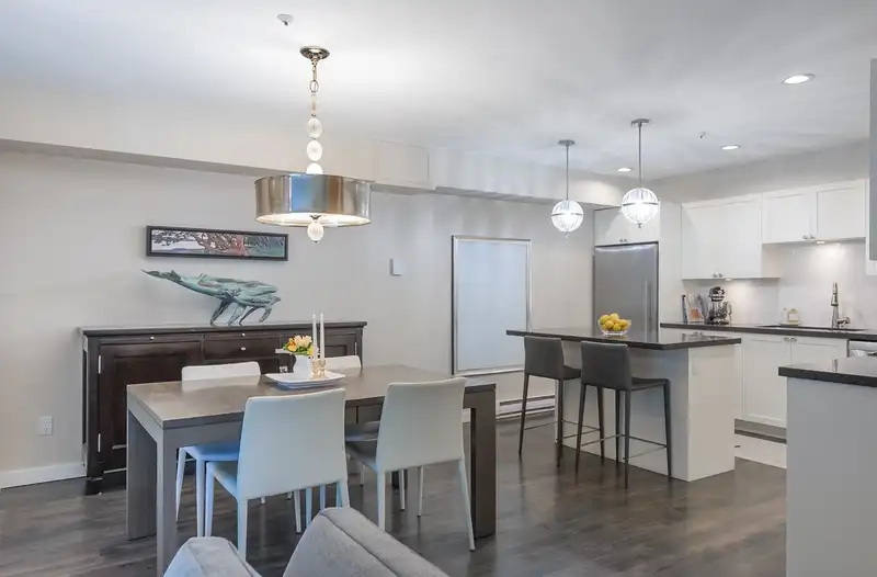 796 W 15TH AVENUE - photo 3 of 27