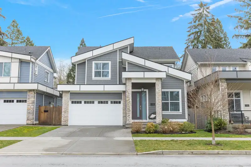 17132 0A AVENUE - photo 2 of 40
