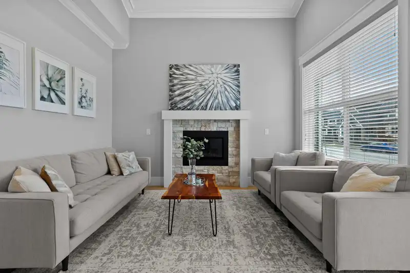 17132 0A AVENUE - photo 4 of 40