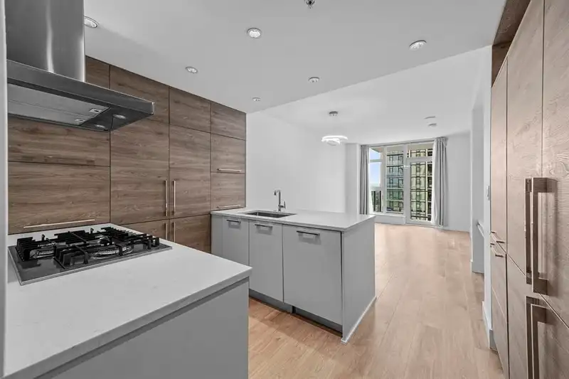 1801 7303 NOBLE LANE - photo 2 of 25