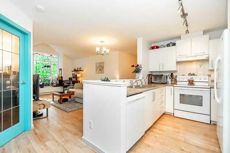 410 6893 PRENTER STREET - photo 4 of 25