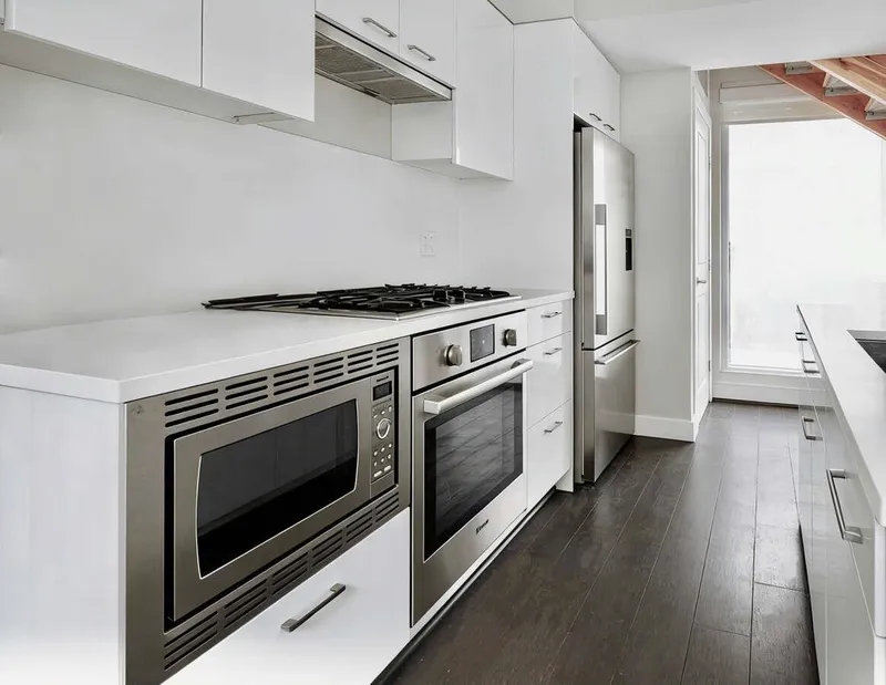 6395 CAMBIE STREET - photo 4 of 25