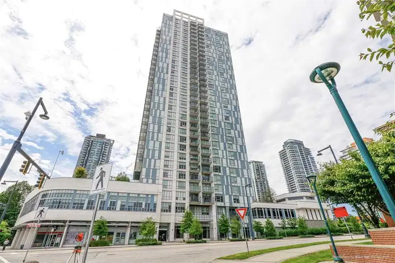 602 13398 104 AVENUE - photo 2 of 11