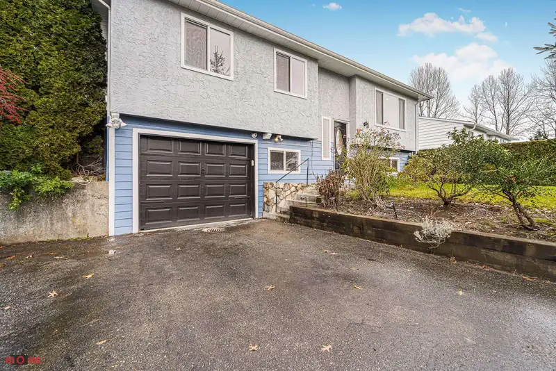 26737 32A AVENUE - photo 3 of 25
