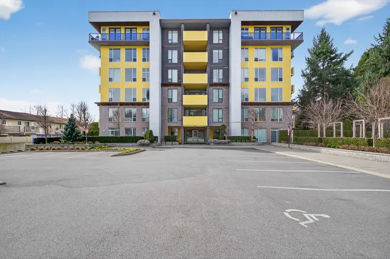 504 2555 WARE STREET - photo 3 of 25