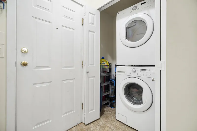 106 10675 138A STREET - photo 4 of 25