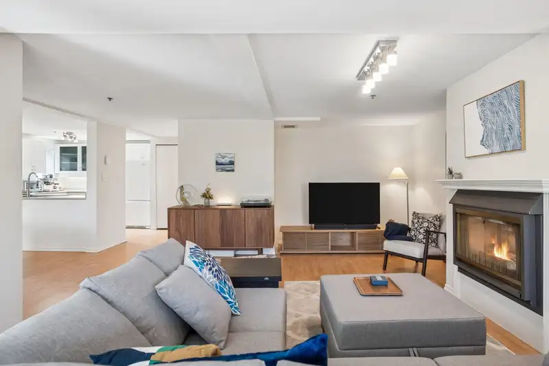 4306 SOPHIA STREET - photo 4 of 40