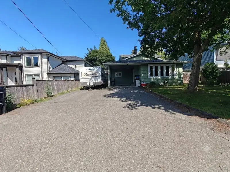 4846 200 STREET - photo 2 of 40