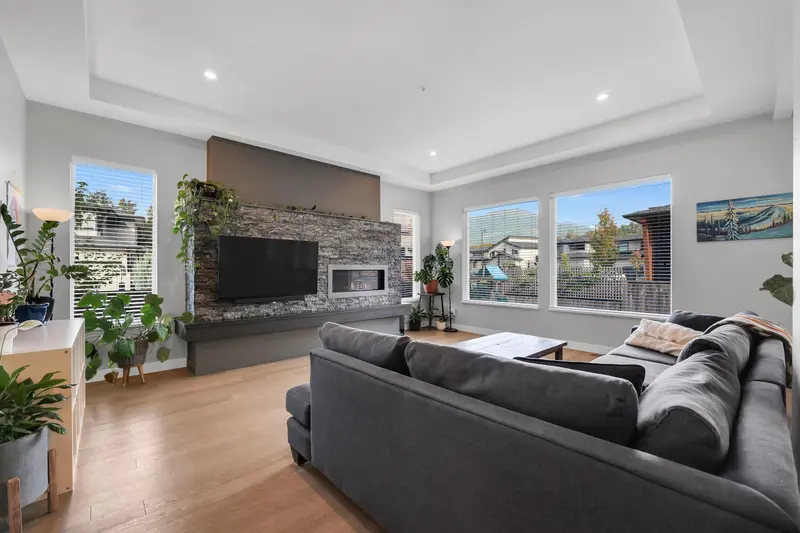 39262 FALCON CRESCENT - photo 3 of 25