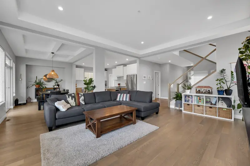 39262 FALCON CRESCENT - photo 4 of 25